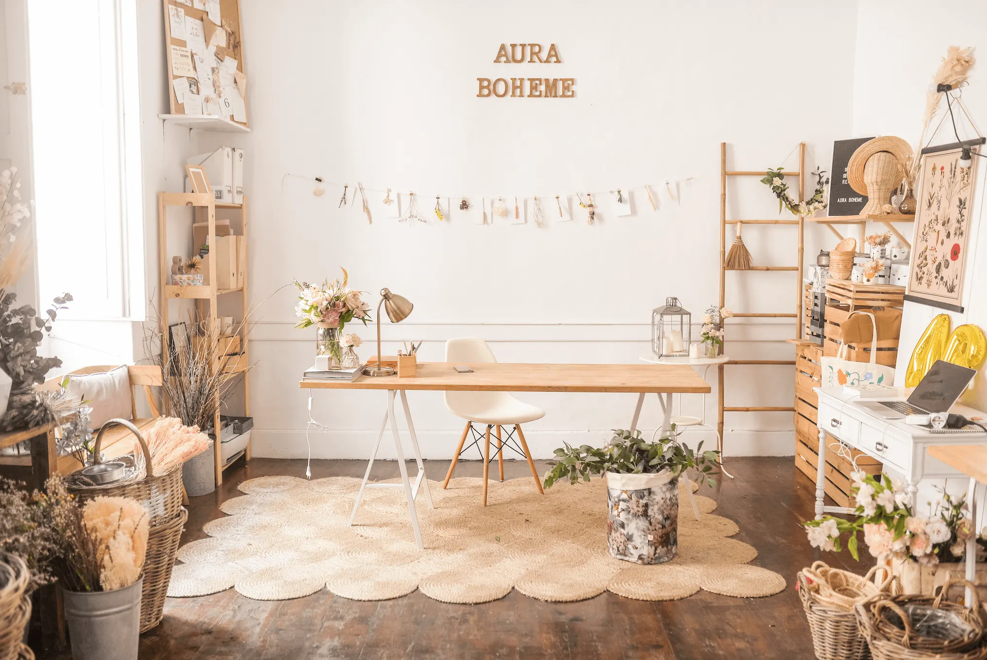 Interior del taller floral Aura Bohème